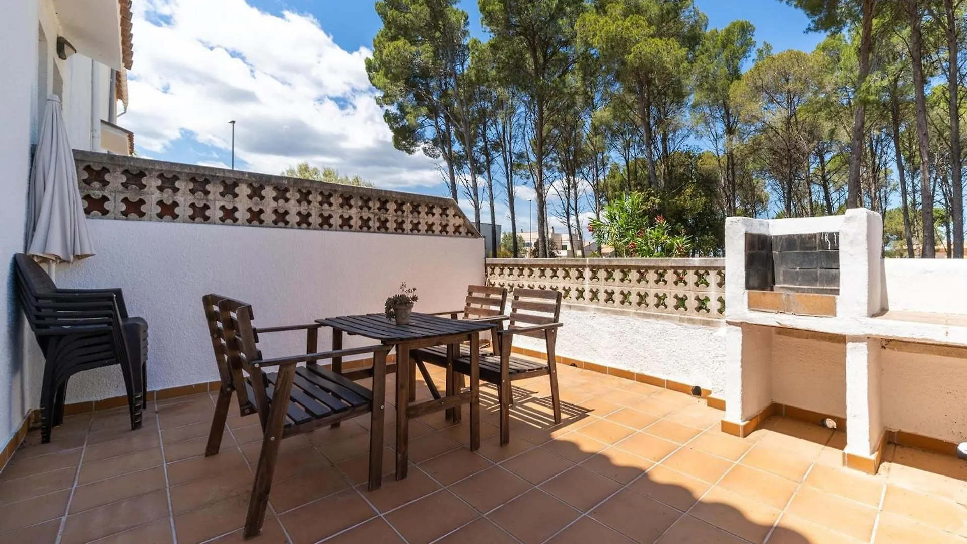 Family-Friendly Beach Villa In Prime Location L'Escala