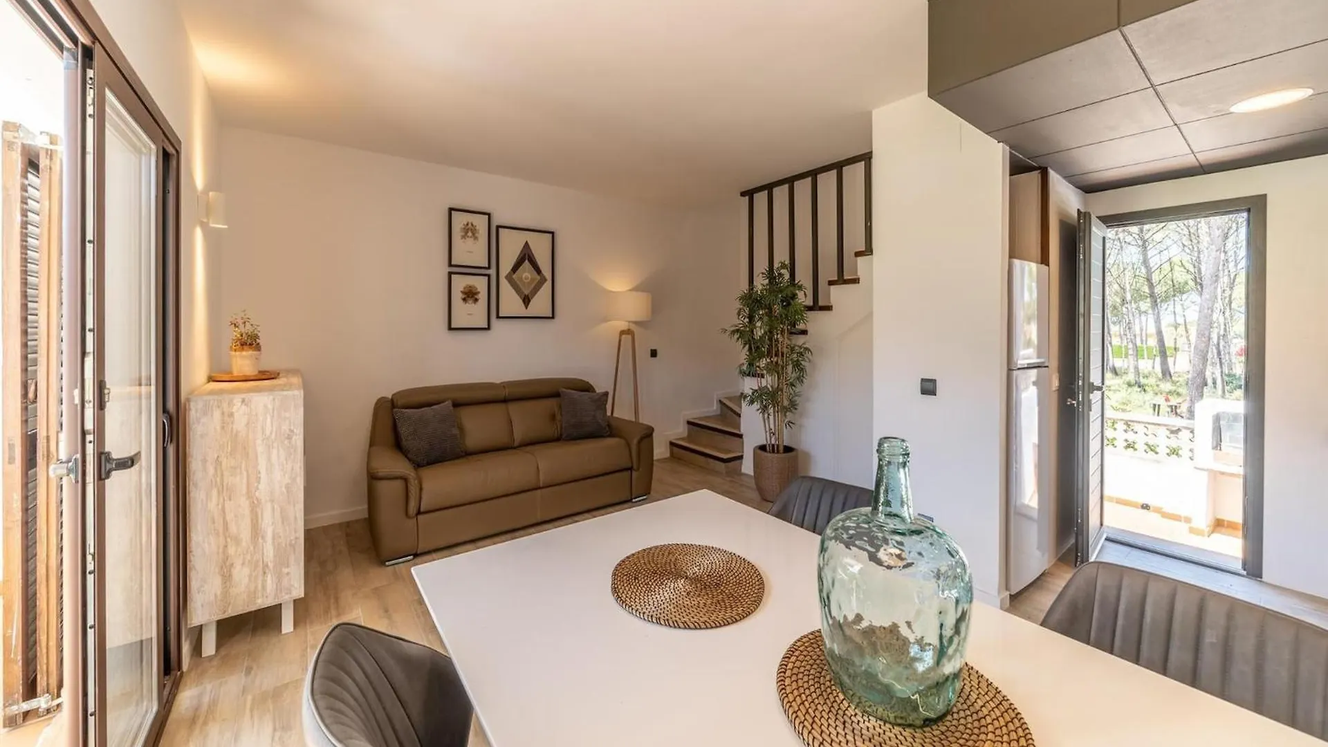 Family-Friendly Beach Villa In Prime Location L'Escala