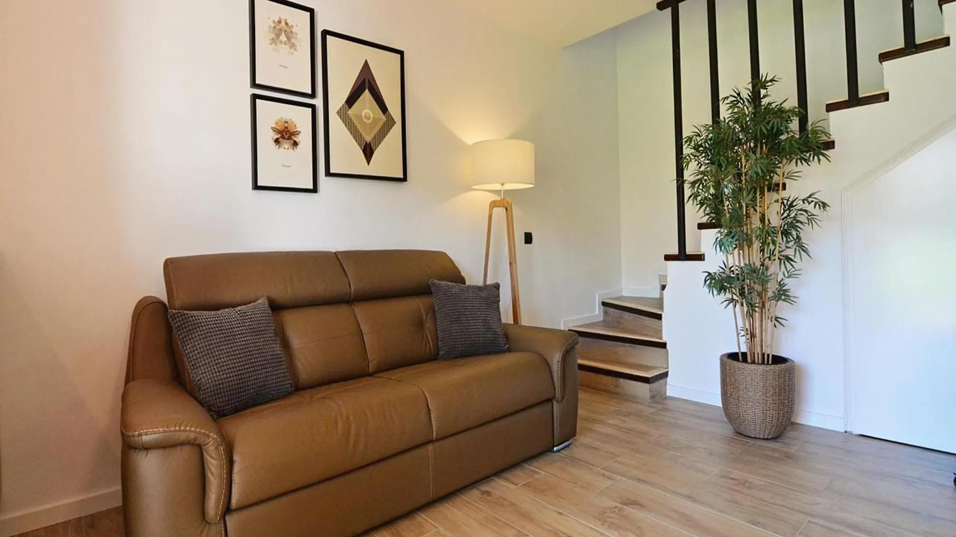 Family-Friendly Beach Villa In Prime Location L' Escala