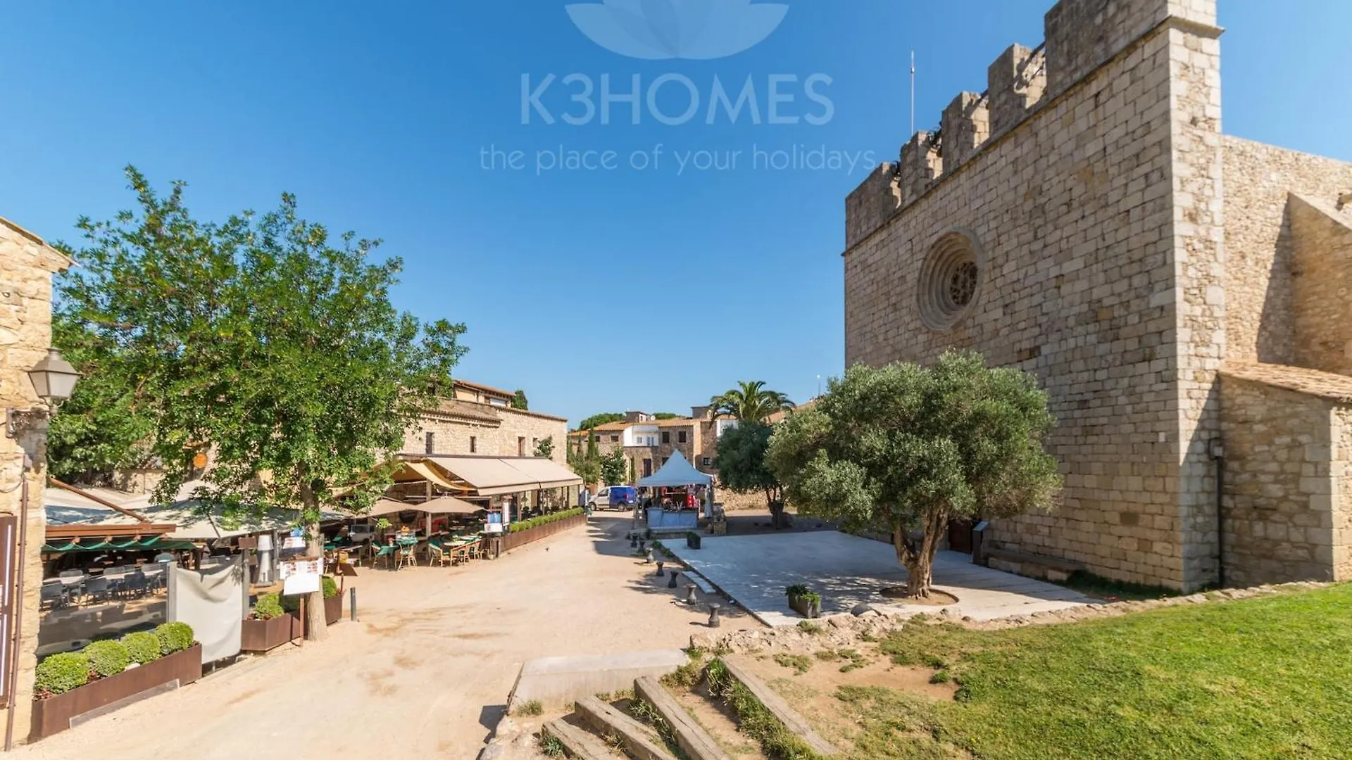 Family-Friendly Beach Villa In Prime Location L' Escala